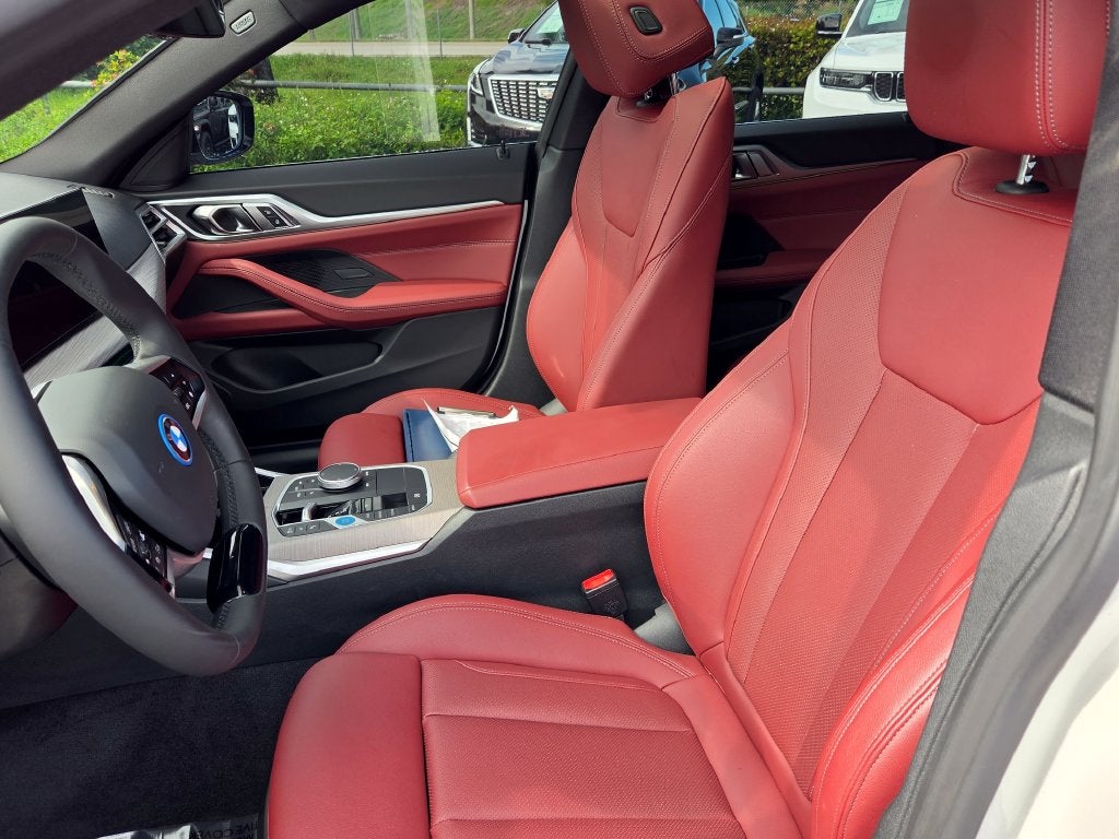 2025 BMW i4 eDrive40