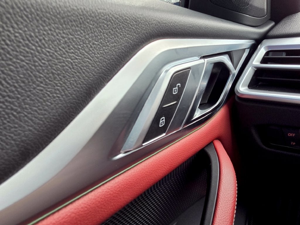 2025 BMW i4 eDrive40