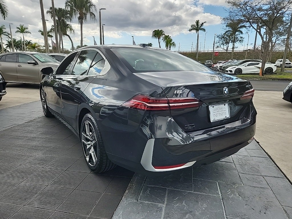 2025 BMW i5 eDrive40