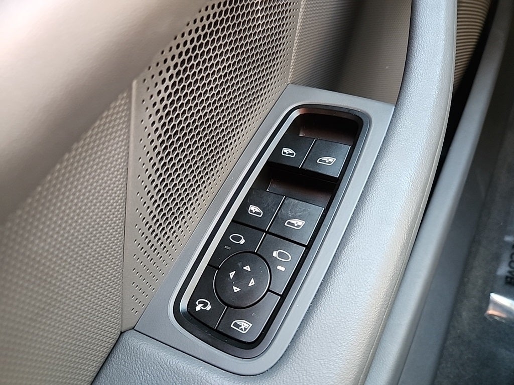 2023 Porsche Taycan Base