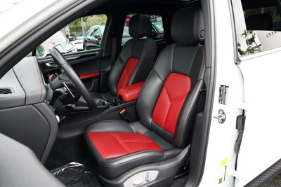 2022 Porsche Macan Base