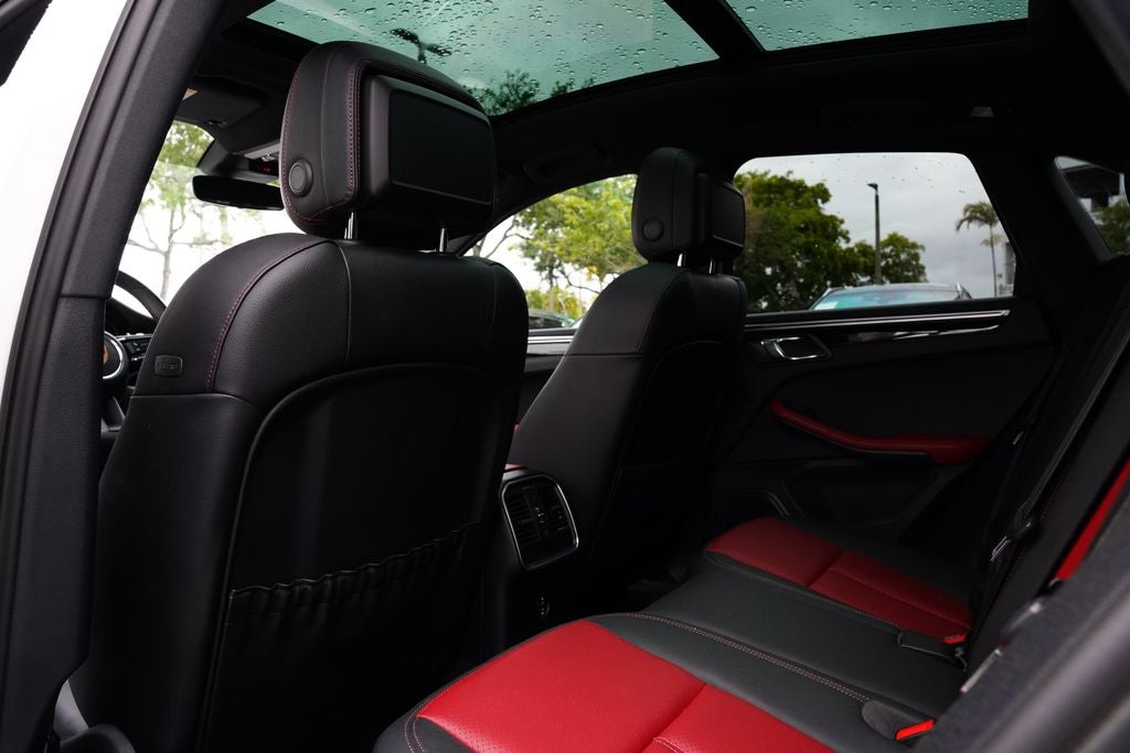 2022 Porsche Macan Base