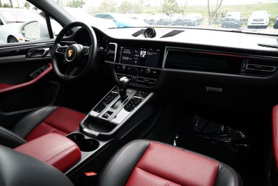 2022 Porsche Macan Base
