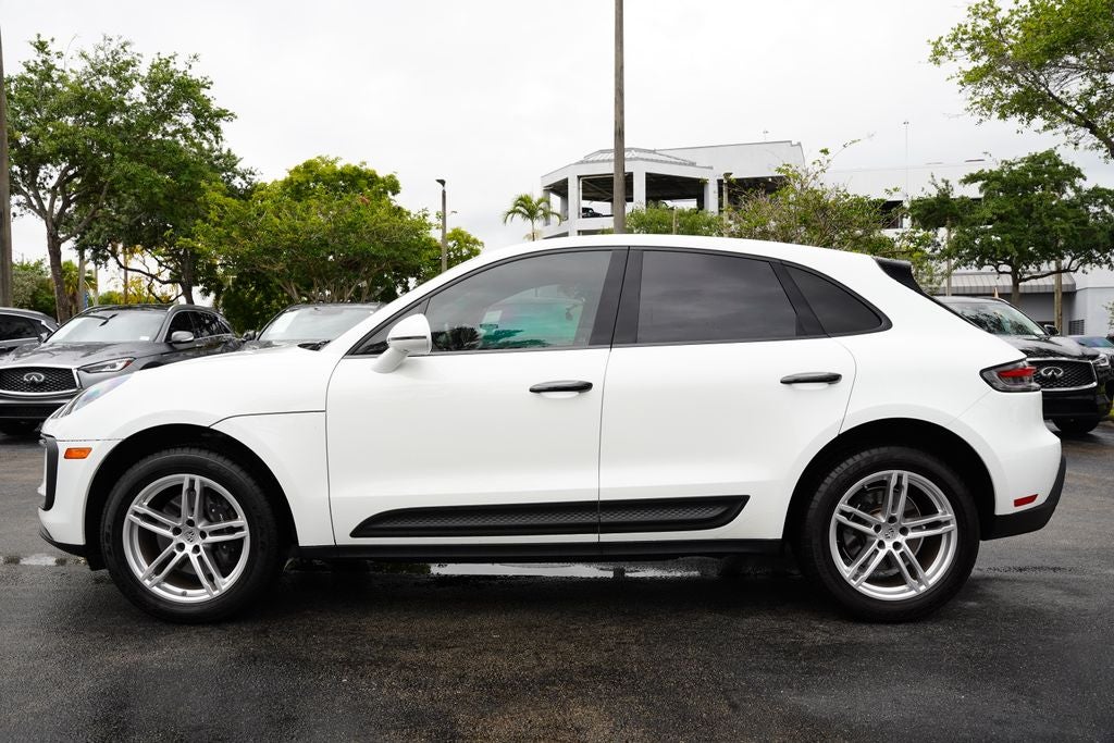 2022 Porsche Macan Base