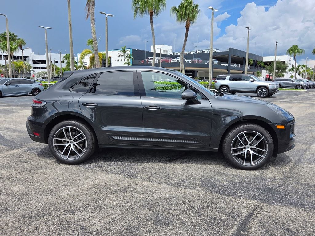 2025 Porsche Macan Base
