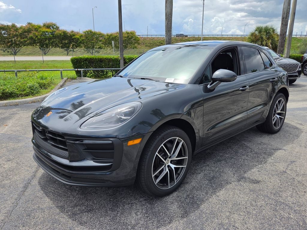 2025 Porsche Macan Base - Photo 17