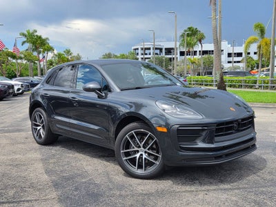 2025 Porsche Macan Base