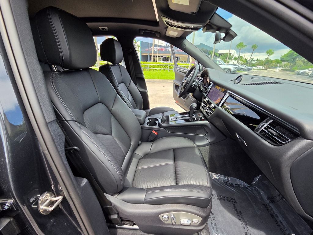 2025 Porsche Macan Base - Photo 24