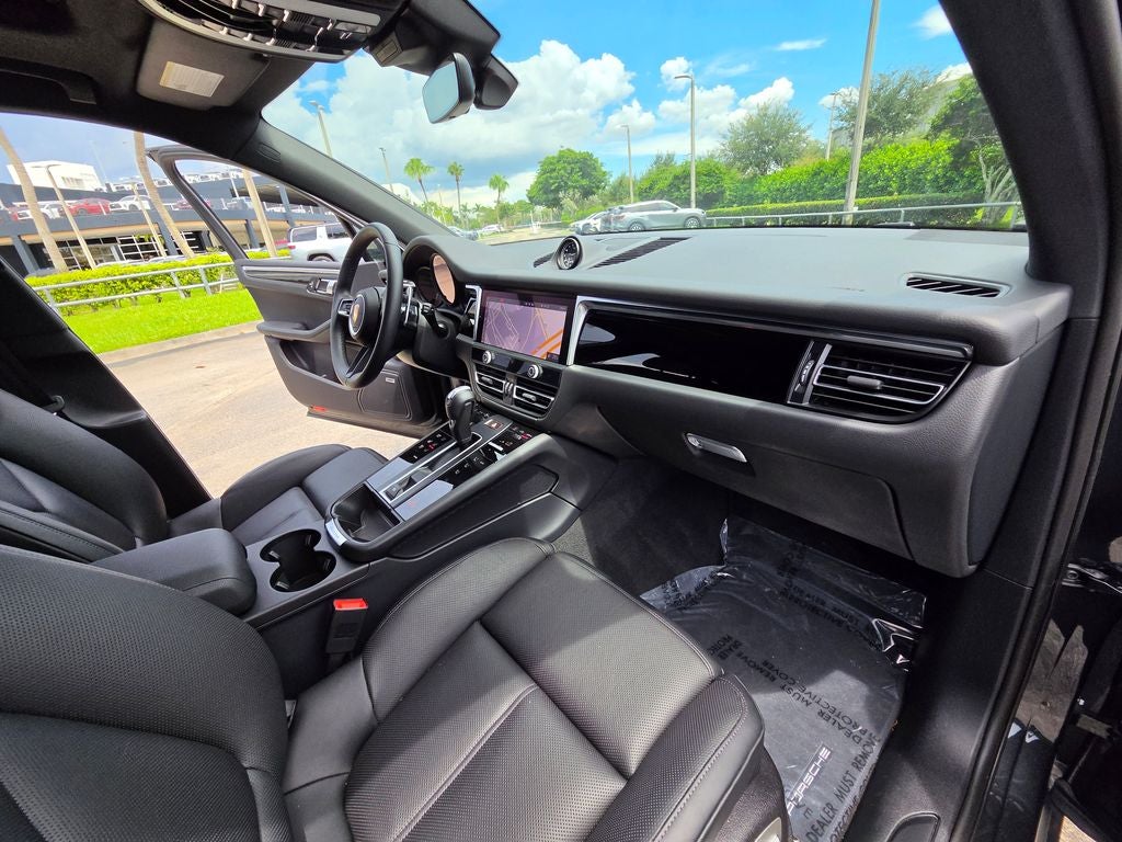 2025 Porsche Macan Base - Photo 25