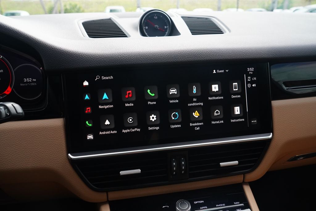 2022 Porsche Cayenne Base