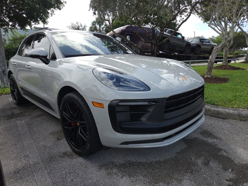 2022 Porsche Macan GTS — photo 1 of 12