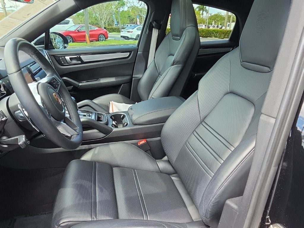 2023 Porsche Cayenne Platinum Edition