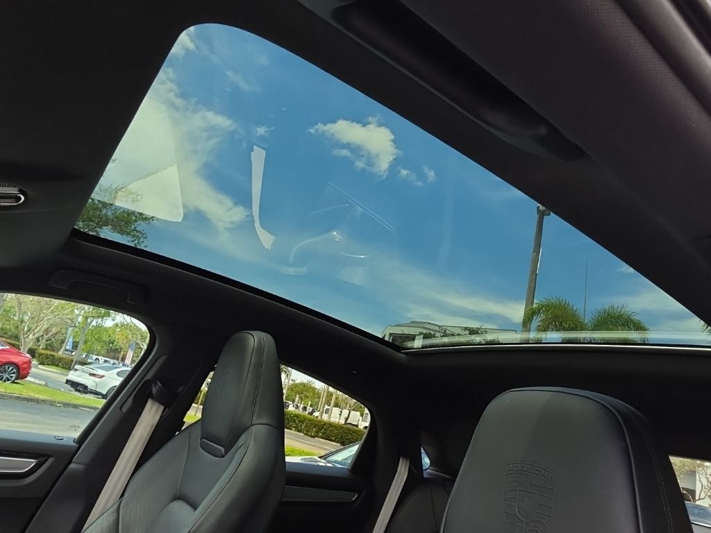 2023 Porsche Cayenne Platinum Edition