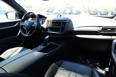 2022 Maserati Levante Modena
