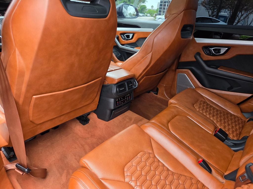 2019 Lamborghini Urus Base