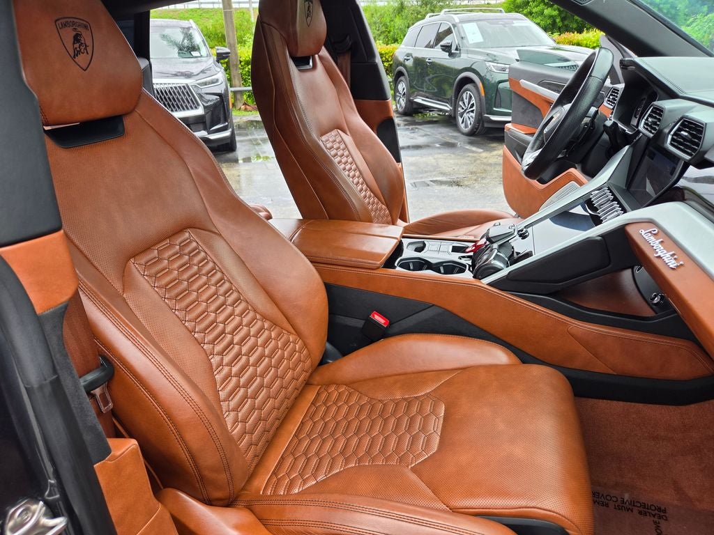 2019 Lamborghini Urus Base