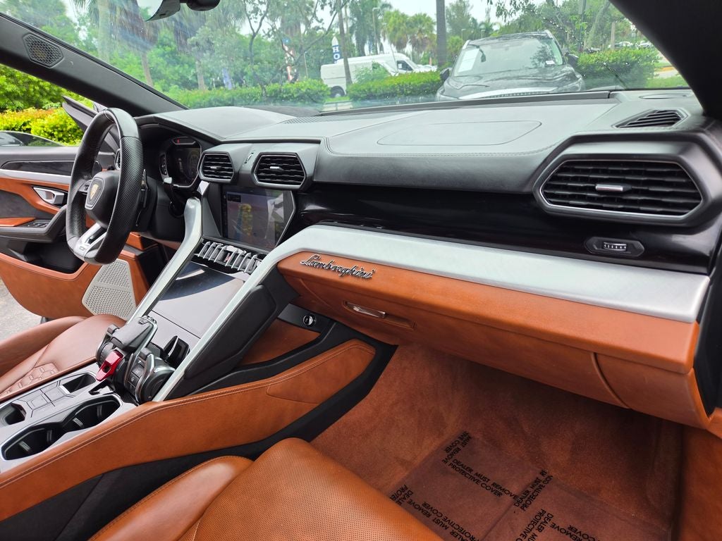 2019 Lamborghini Urus Base