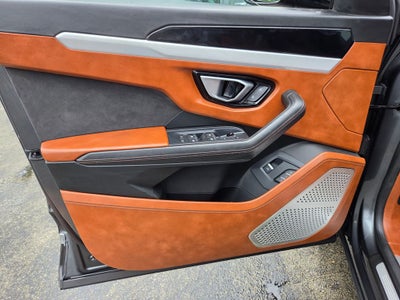 2019 Lamborghini Urus Base