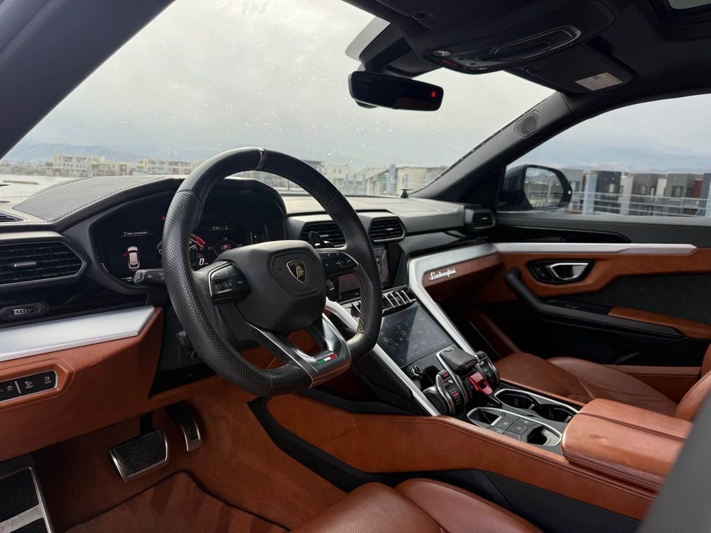 2019 Lamborghini Urus Base