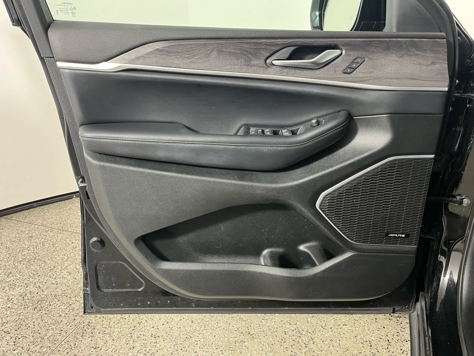 2024 Jeep Grand Cherokee L Limited 4x2