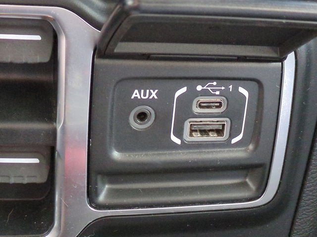 2020 Jeep Gladiator Overland LIFTED!! RIMS!! TIRES!!