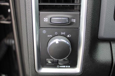 2020 RAM 1500 Classic SLT Crew Cab 4x2 6'4' Box