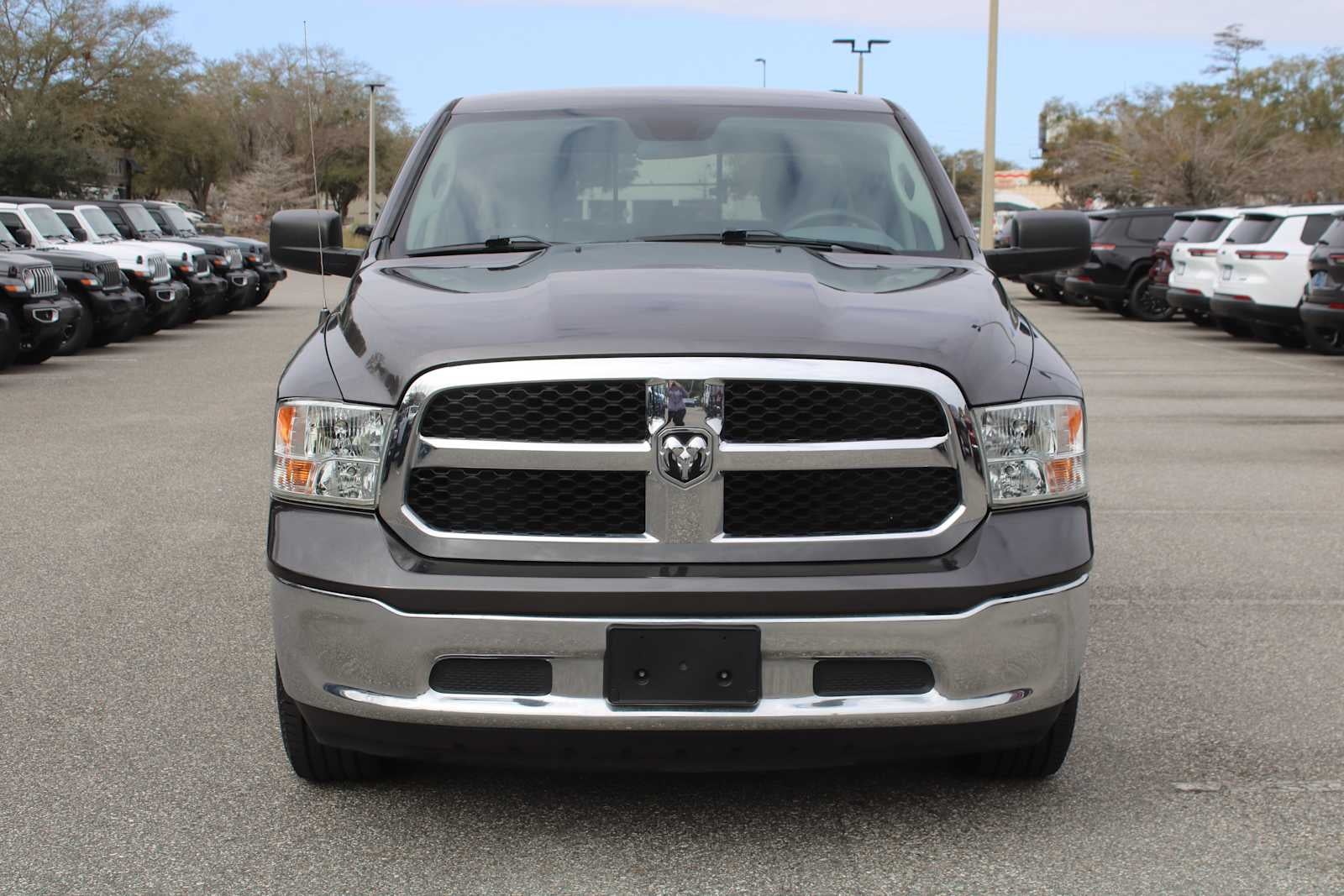 2020 RAM 1500 Classic SLT Crew Cab 4x2 6'4' Box