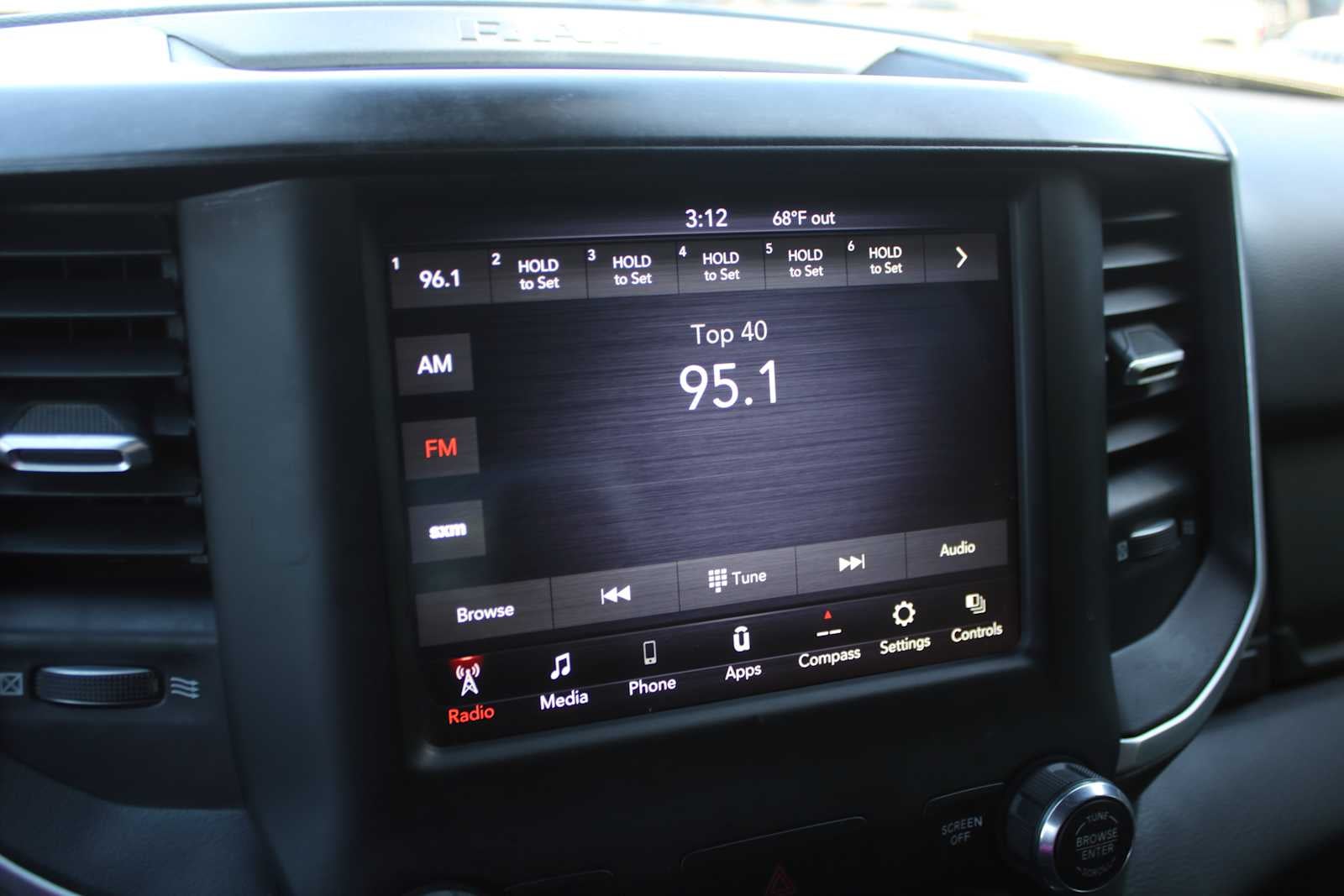 2021 RAM 1500 Big Horn Crew Cab 4x4 5'7' Box