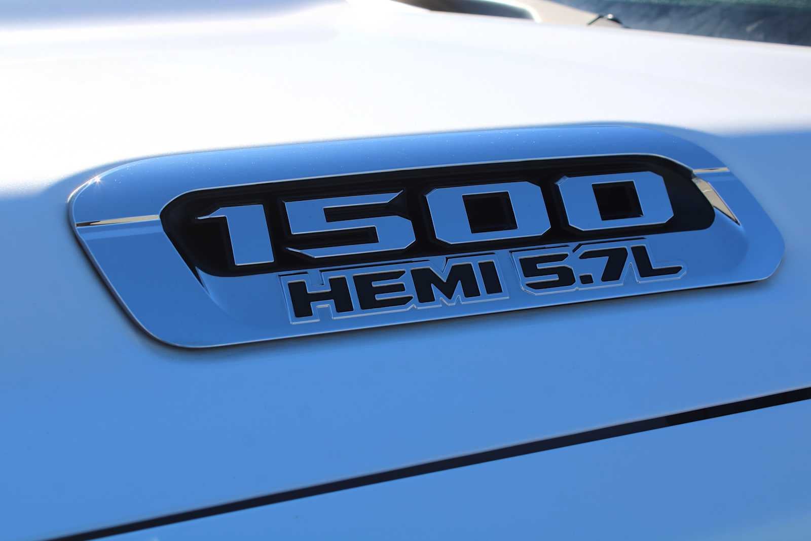 2022 RAM 1500 Laramie Crew Cab 4x4 5'7' Box