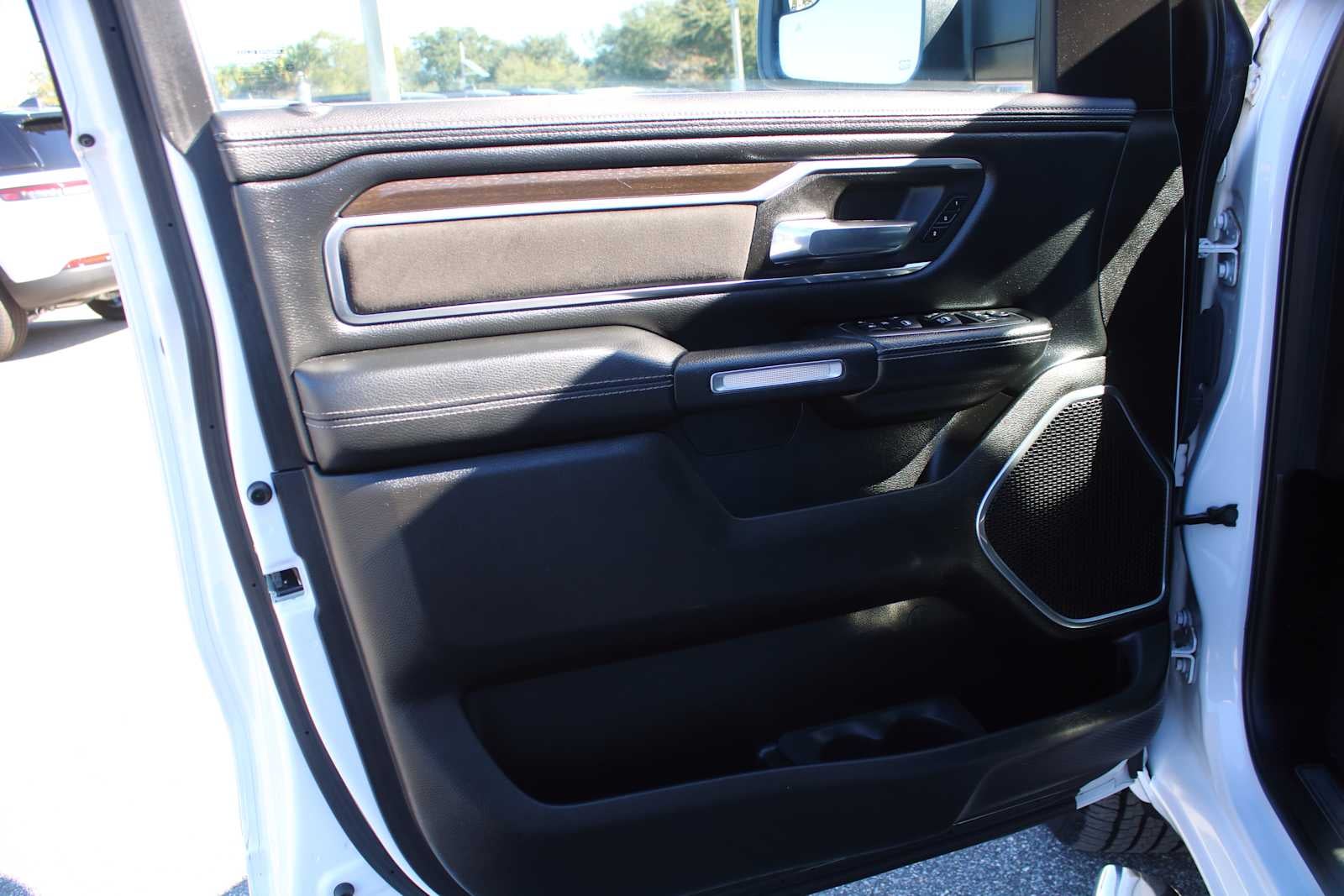 2022 RAM 1500 Laramie Crew Cab 4x4 5'7' Box