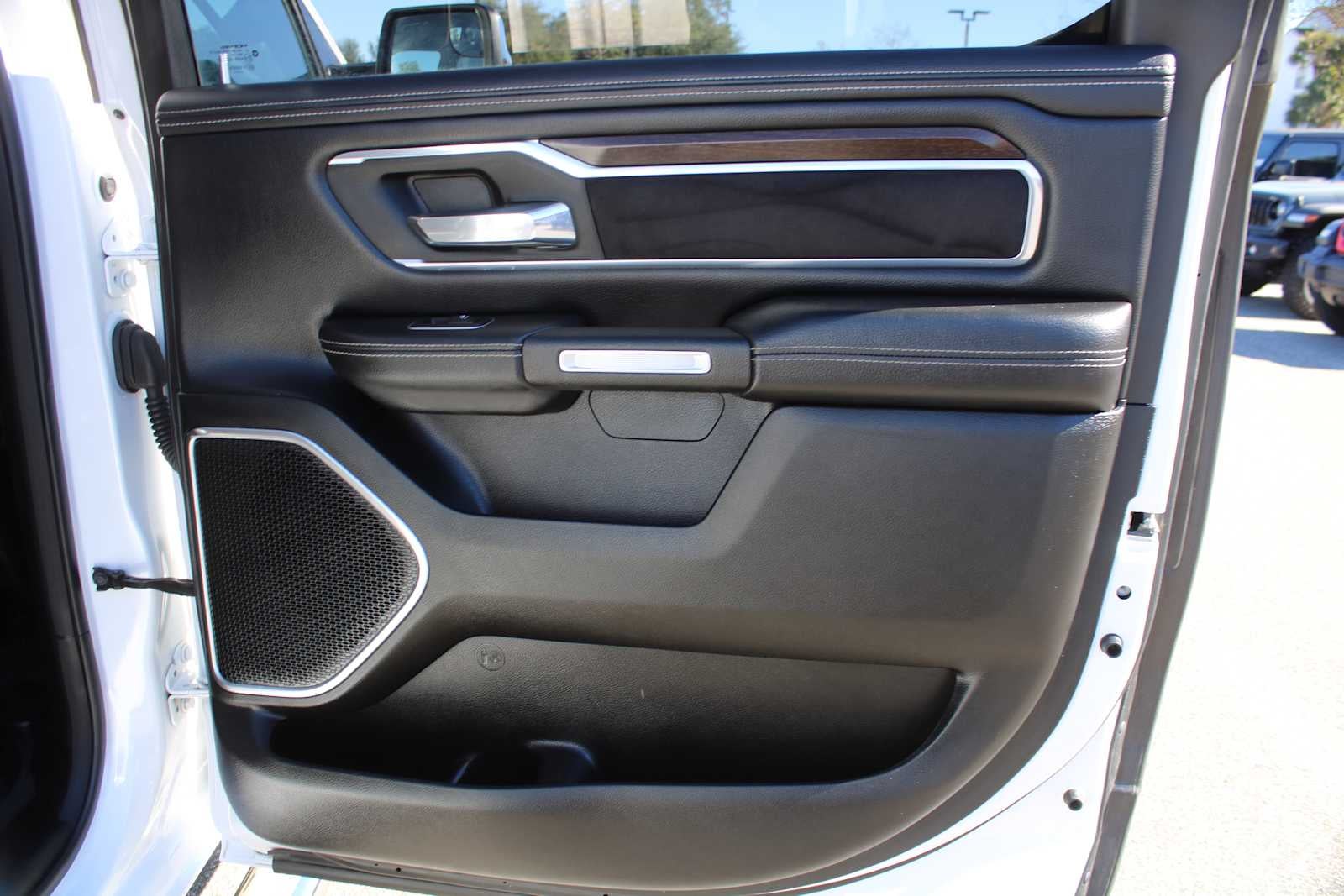 2022 RAM 1500 Laramie Crew Cab 4x4 5'7' Box