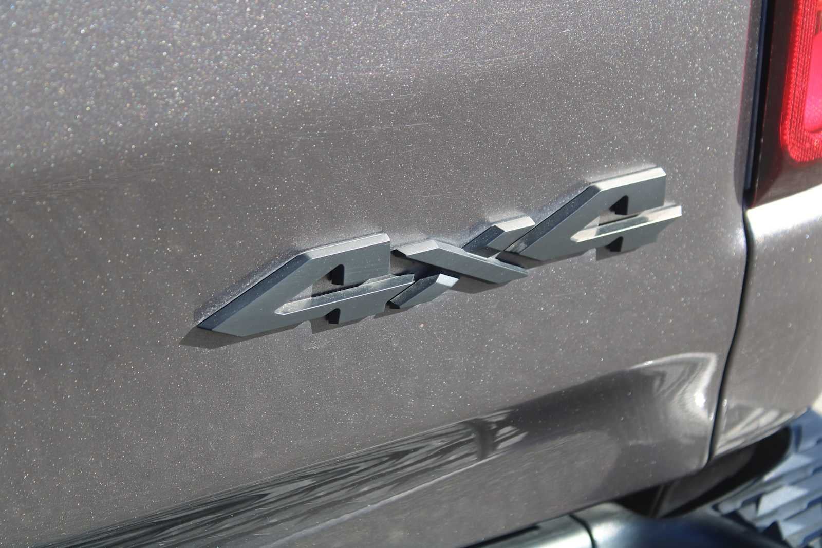 2022 RAM 1500 Laramie Crew Cab 4x4 5'7' Box