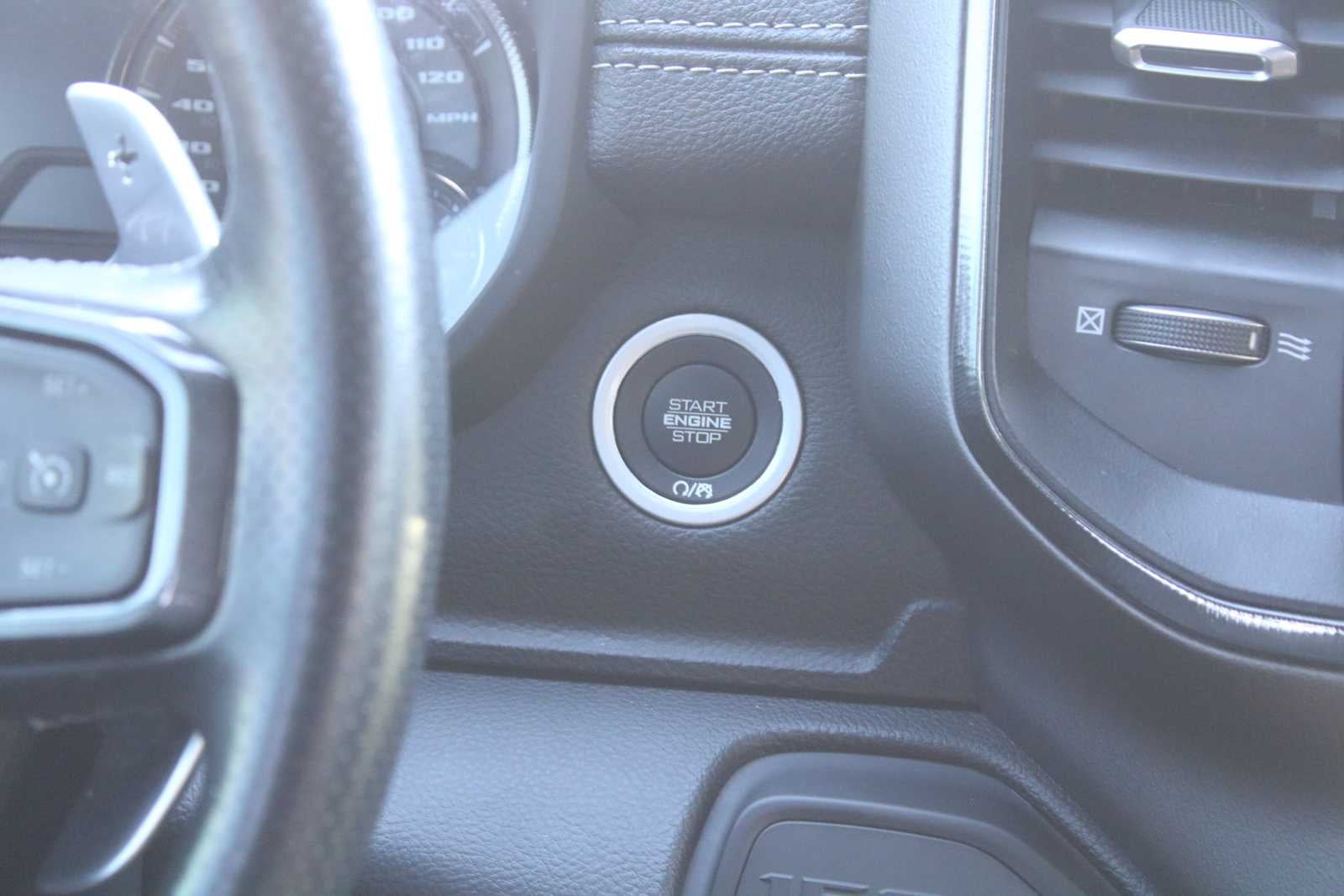 2022 RAM 1500 Laramie Crew Cab 4x4 5'7' Box