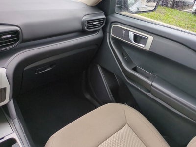 2023 Ford Explorer Base