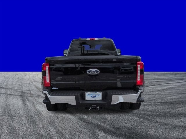 2026 Ford Super Duty F-450 DRW LARIAT