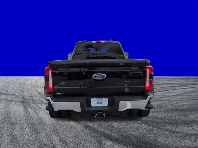 2026 Ford Super Duty F-450 DRW LARIAT