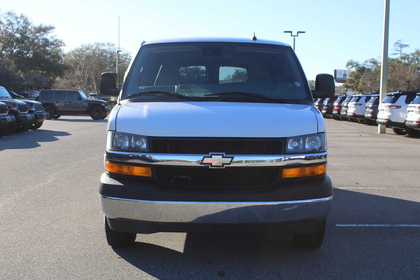 2022 Chevrolet Express Passenger RWD 3500 Extended Wheelbase LT