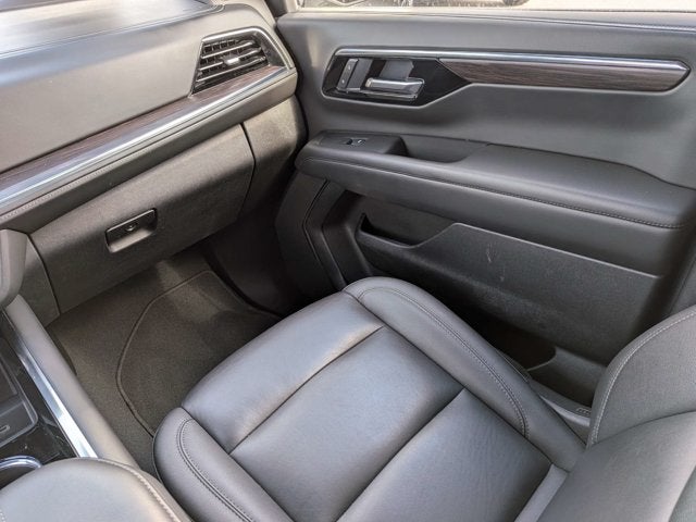 2025 Chevrolet Suburban LT