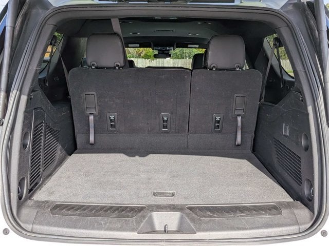 2025 Chevrolet Suburban LT