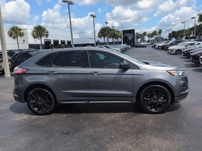 2022 Ford Edge SE