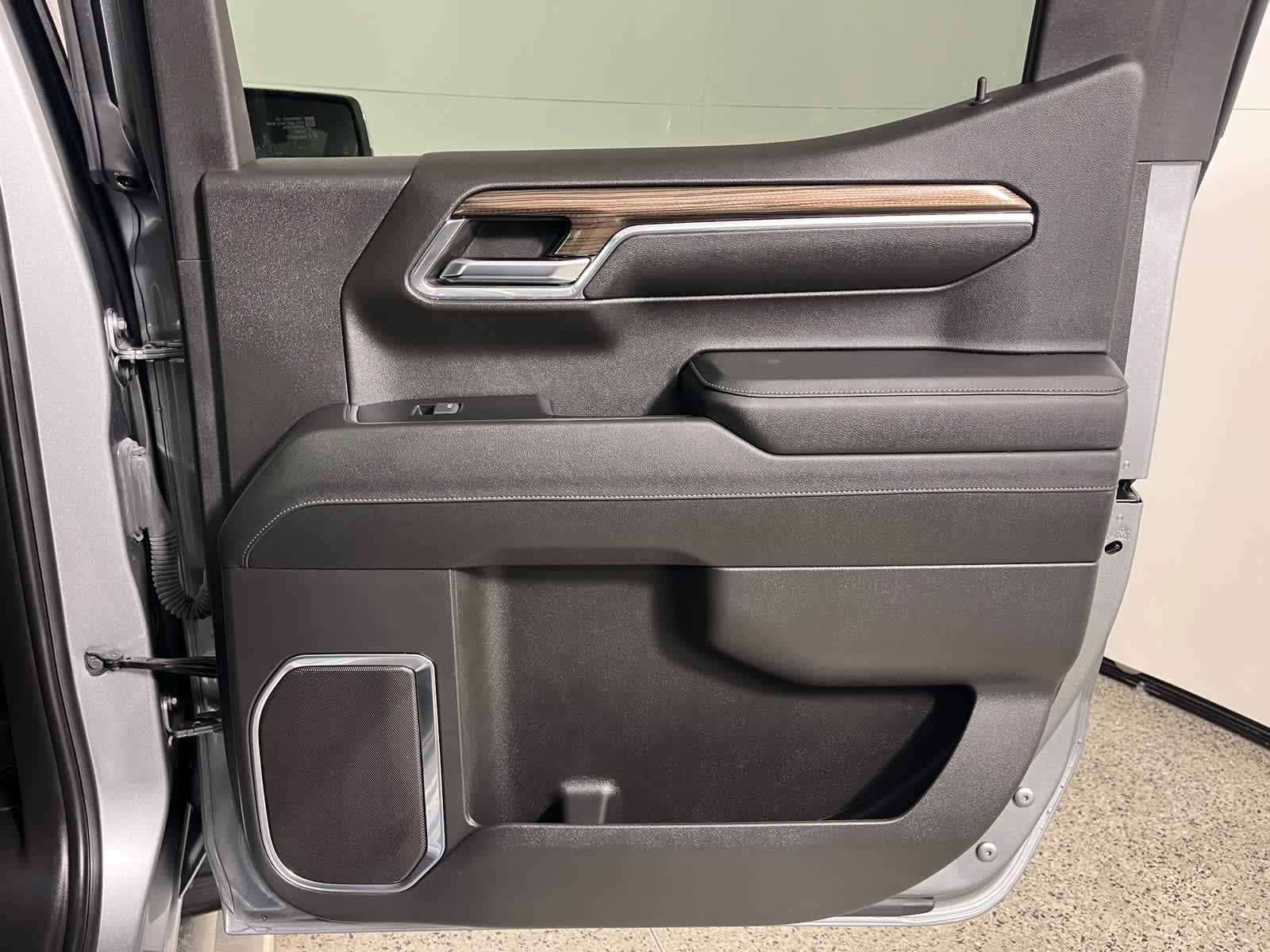 2024 Chevrolet Silverado 1500 4WD Crew Cab Short Bed LT