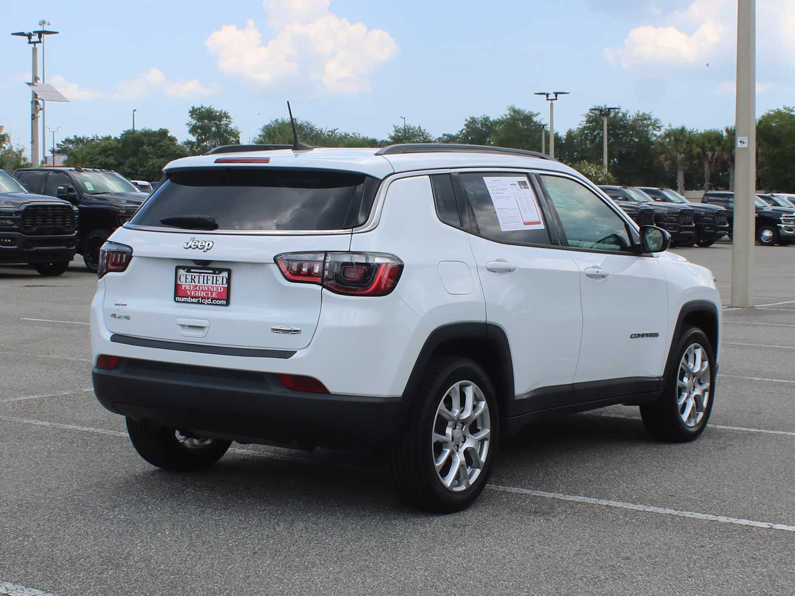 2023 Jeep Compass Latitude Lux