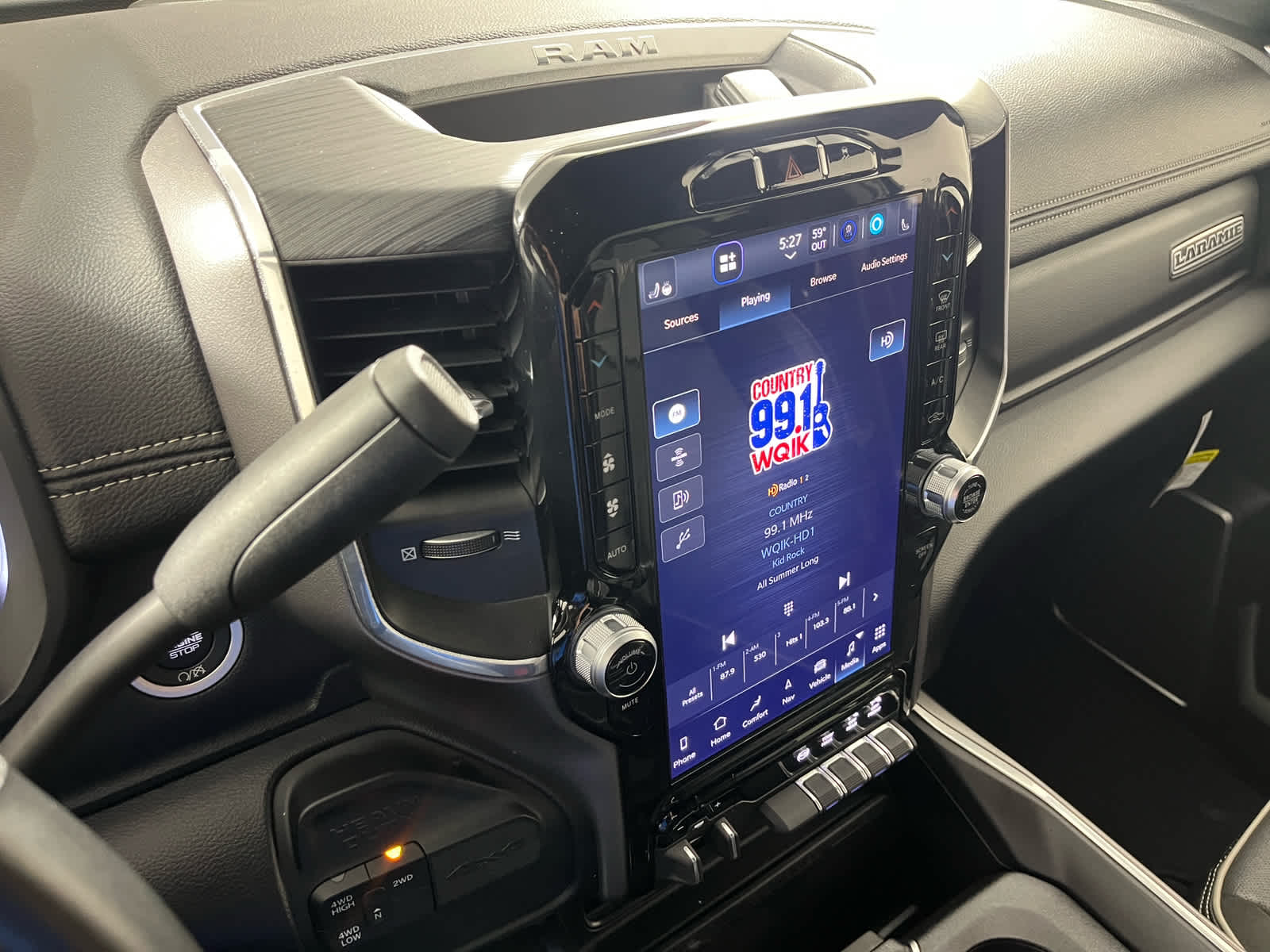 2024 RAM 2500 Laramie Crew Cab 4x4 6'4' Box