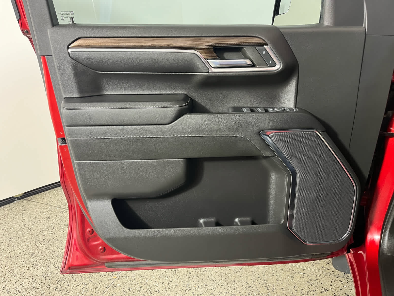 2023 Chevrolet Silverado 1500 2WD Crew Cab Short Bed LT