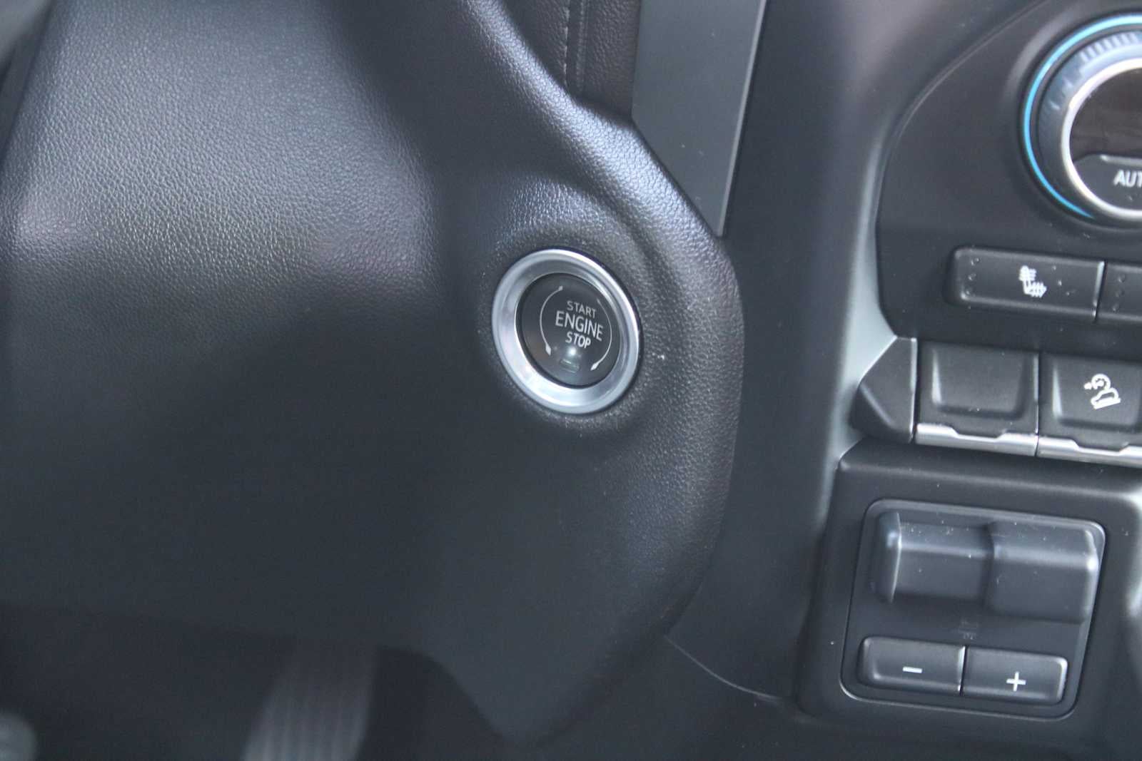 2021 Chevrolet Silverado 1500 4WD Crew Cab Short Bed LT