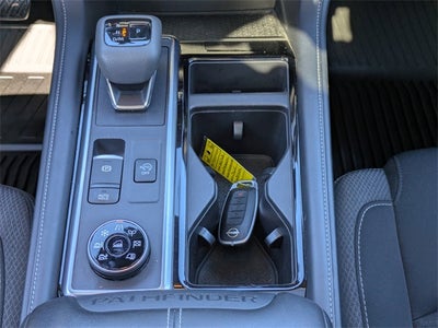 2023 Nissan Pathfinder SV