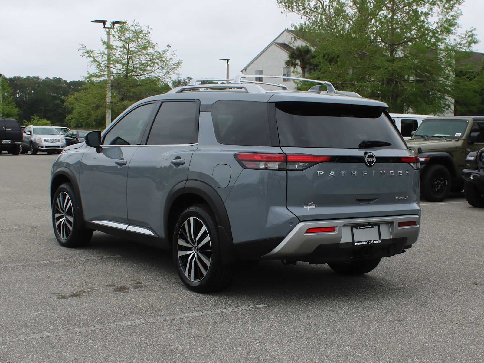 2025 Nissan Pathfinder Platinum