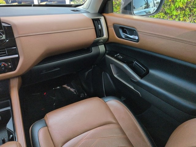 2023 Nissan Pathfinder Platinum