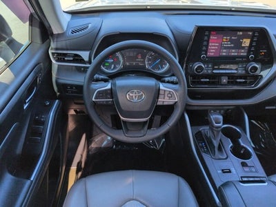 2022 Toyota Highlander Hybrid Bronze Edition