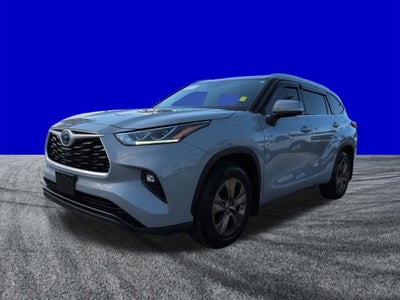2022 Toyota Highlander Hybrid Bronze Edition
